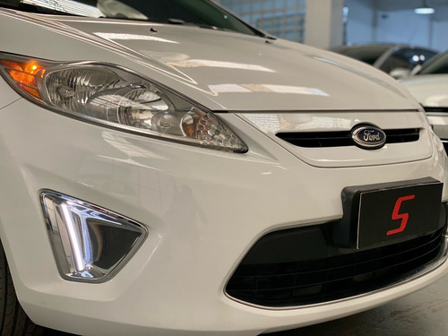 Imagen 16 de 17 de Ford Fiesta 1.6 Titanium Kd 5p 2013