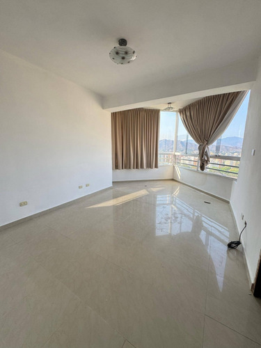 Apartamento Duplex En Alquiler. Residencias Risbel Garden, Urb. El Bosque Cod 276063