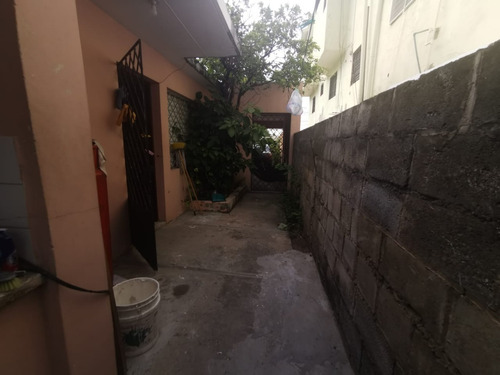 Vendo Casa /solar En El Ensanche Quisqueya.