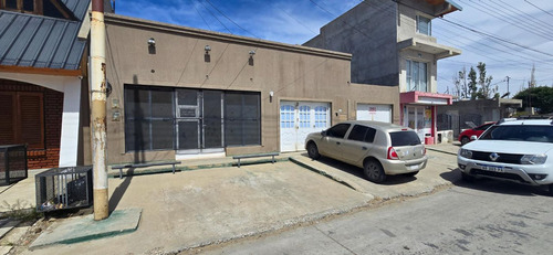 Venta Casa 2 Pisos 3 Dorm C/ Local Y 2 Departam