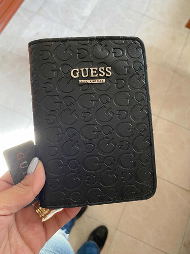 Funda Para Portadocumento Guess Ibil-krp001 Con Diseño Liso - Negro