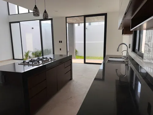 Casa En Fraccionamiento Lomas De La Rioja