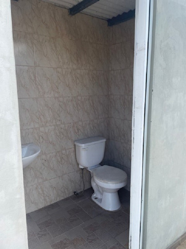 Town House Uso Comercial En Venta Lecheria Calle El Limon