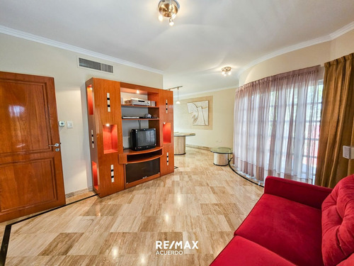 Vende Casa P. Alta 3 Dorm. + Cocheras San Nicolas