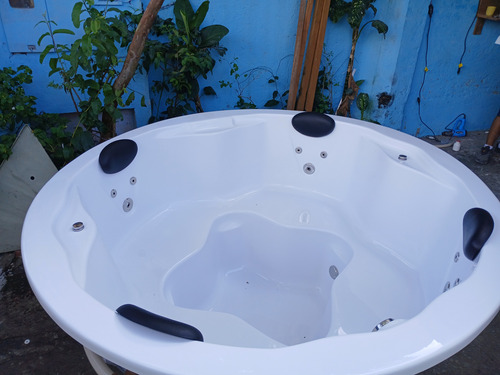 Spa Redondo Com Hidro,aquecedor E Ozônio(mata Bactéria)