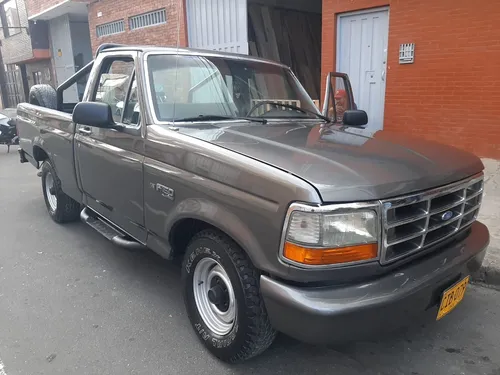 Ford F-150 5.0 Xlt 4x2