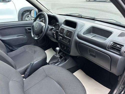 Renault Clio Expression 1.0 16v 4p