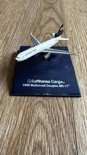 Avión A Escala 1:850 Mcdonnel Douglas Md-11 Lufthansa Cargo