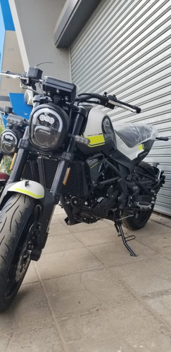 Imagen 8 de 8 de Benelli Leoncino 250 Domotos