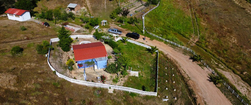 Gran Parcela Con Casa De Cuidador