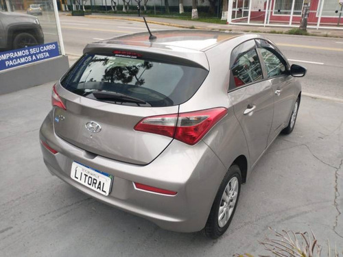 Imagem 8 de 14 de Hyundai Hb20 Comfort Plus 1.0 2017