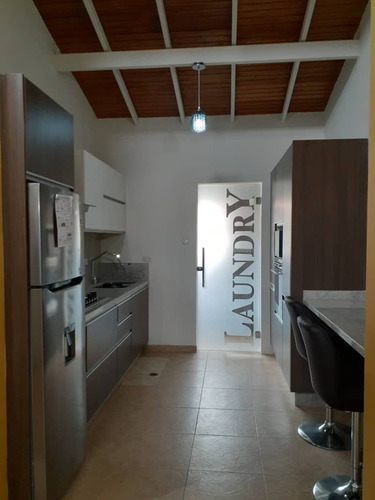 Imagen 1 de 16 de Se Vende Aparto-quinta En Res. Villa Cristal, Urb Manantial. Código.: Foa-1054