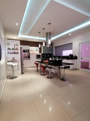 Imagen 11 de 28 de Fernando Guerrero Vende Casa-quinta De Esquina En Urb. La Viña