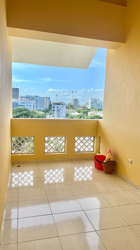 Apartamento Con Línea Blanca En Alquiler En Gazcue, Santo Do