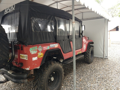 Jeep Willys Bernardão 4 Portas