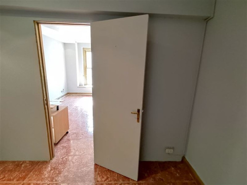 Imagen 7 de 16 de Oficina En Venta De 1 Privado Y 1 Baño En Santiago