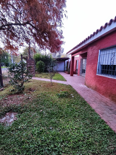 Hermosa Casa En Padrón Único. Sólida Construcción ¡próximo A Todos Los Servicios, Lado Sur! Y A 200 Mts Del Complejo Luis Suarez