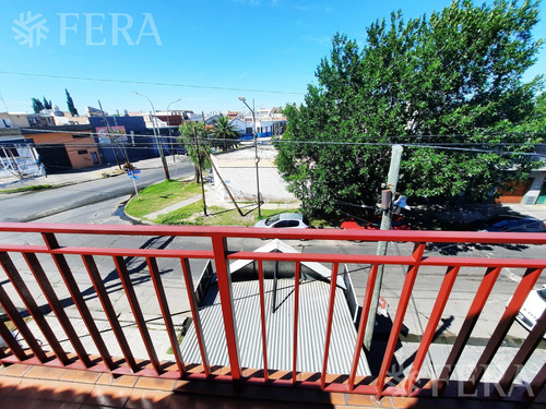 Venta De Casa De 5 Ambientes Con Cochera Y Local En Lanús Oeste