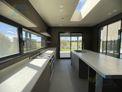 Casa En San Sebastian Area 2