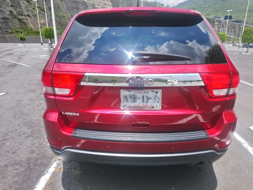 Imagen 9 de 10 de Jeep Grand Cherokee 2013 Laredo V6 Lujo 4x2 At