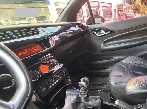 Imagen 11 de 24 de Citroen Ds3 Motor 1.6 Thp Sport Chic 3 Puertas Blanco 2011