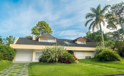 Exclusiva Residencia En Mansa- Ref: 360