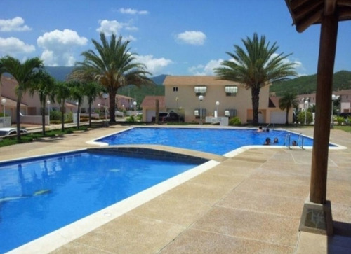 Casa En Alquiler En Conjunto Privado En Porlamar