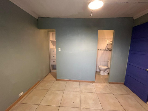 Recoleta / C. J. Maria Caro, Arriendo Casa Amplia, Depto Ind