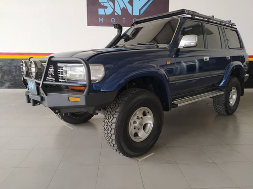 Imagen 2 de 10 de Toyota Burbuja 4x4