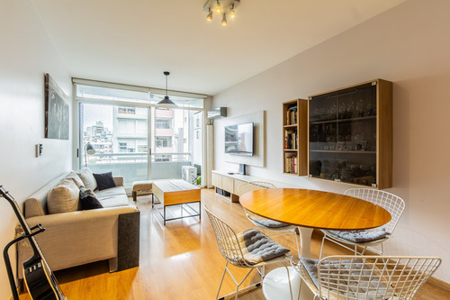 Venta Departamento 2 Ambientes Al Frente, Piso Alto, Balcón Y Cochera Cubierta En Nuñez