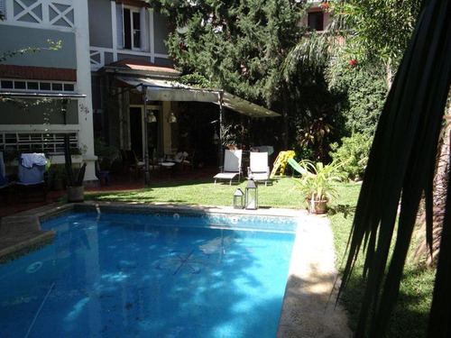 Chalet Ingles En Impecable Estado - 6 Ambientes Y Dependencias En 2 Plantas.