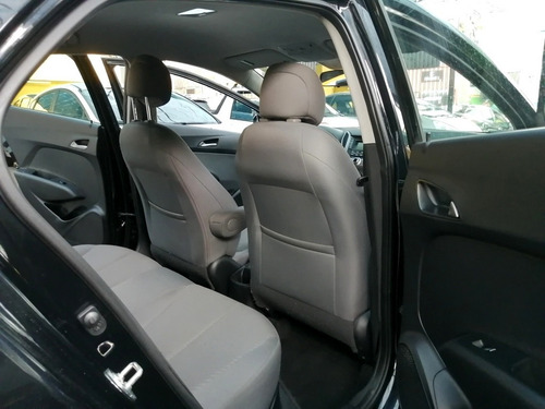 Imagem 9 de 10 de Hyundai Hb20 Premium 1.6 Flex At 2014
