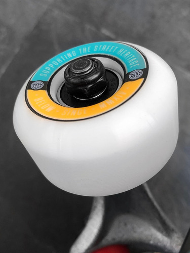Tabla Skate Completa Below Equipament 7.75 | Laminates