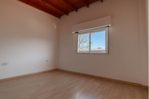 Imagen 8 de 23 de Casas En Venta En La Plata. Duplex Con Verde