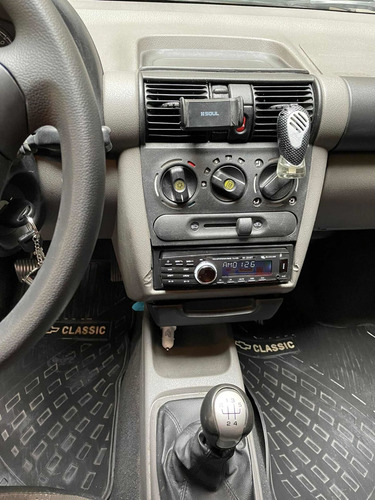Imagen 5 de 8 de Chevrolet Classic 2015 1.4 Ls Abs Airbag