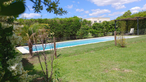 Venta Casa 4 Amb En 1 Planta Con Piscina En B° Santa Teresa. Villanueva