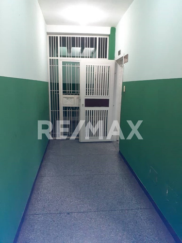 Imagen 3 de 8 de En Venta Consultorio, Sector Centro Calle Urica