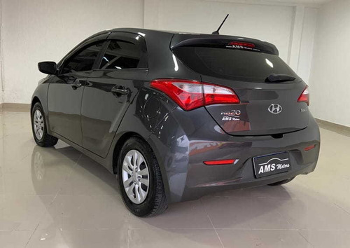 Imagem 4 de 8 de Hyundai Hb20 Comfort Plus 1.6 Flex 16v Mec. 2015