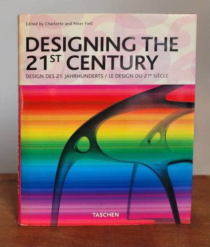 Livro Com Os Principais Designers Do Século 21. Em Ótimo Estado De Conservação.