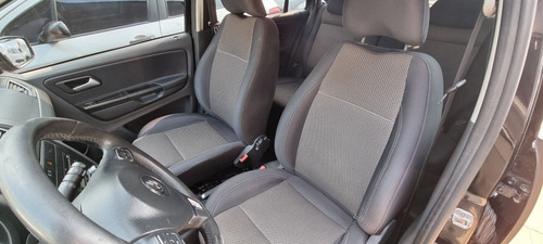 Imagen 8 de 10 de Volkswagen Suran 2011 1.6 Highline 101cv 11c