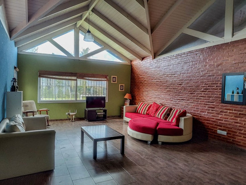 Casa 5 Ambientes Permuta Pileta Quincho Parrilla