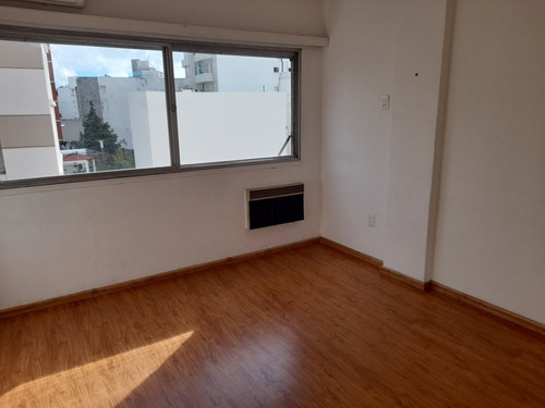 Imagen 1 de 11 de Monoambiente Alquiler Al Frente Cordon Muy Lindo Proximo 18