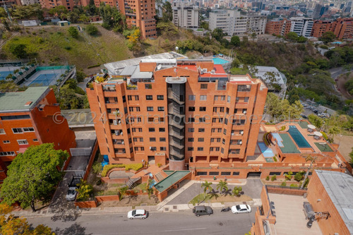 Venta De Espectacular Apartamento En Colinas De Valle Arriba / Gc