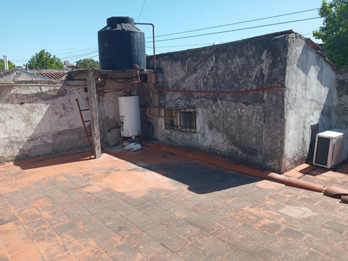 Imagen 15 de 24 de Casa Venta En Block 4 Ambientes A Reciclar Castelar Oportunidad