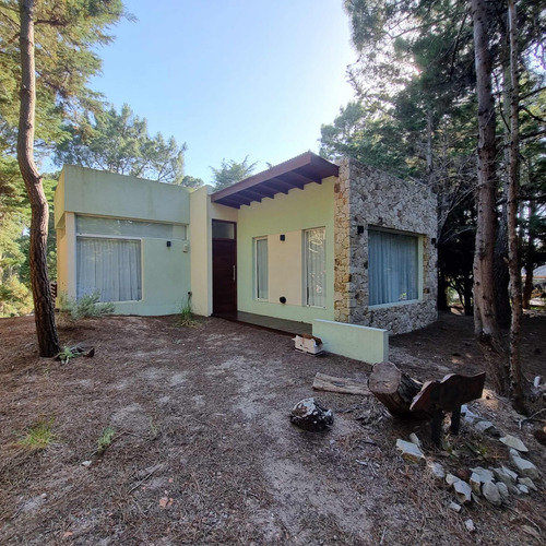 Casa Vidriada En Medio Del Bosque, Cerca Del Centro Y La Playa