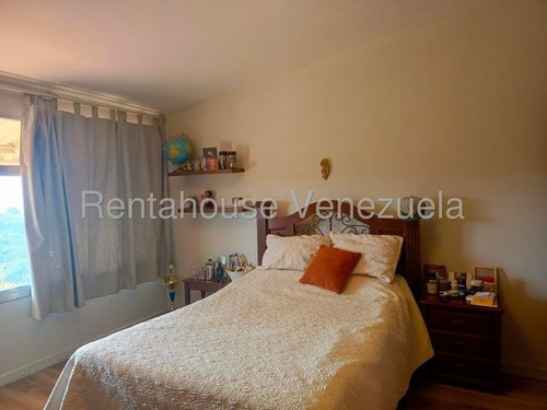 Casa Duplex En Venta Remodelada Con Espacio De Jardín Semi Amoblada Los Castores San Antonio De Los Altos Negociable