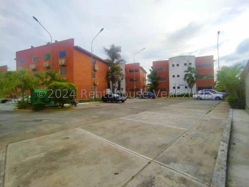 /&% Apartamento En Venta En La Ribereña Cabudare Amoblado 24-14368 Sps