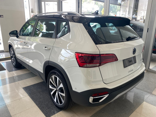Imagen 3 de 17 de Volkswagen Taos Highline Bi Tono 250 Tsi Du