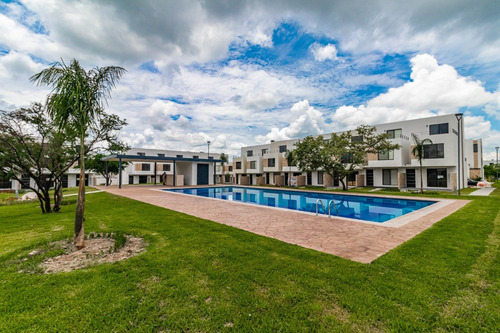 Imagen 2 de 14 de Venta De Casa, Acabados De Lujo , Closets, Cosina Integral