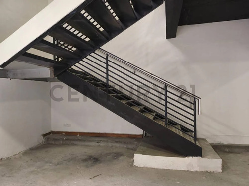 Arriendo Gran Local En Centro Cívico Santiago Centro